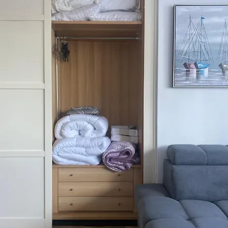 Apartment Confortable, Petite Vue Et Piscine